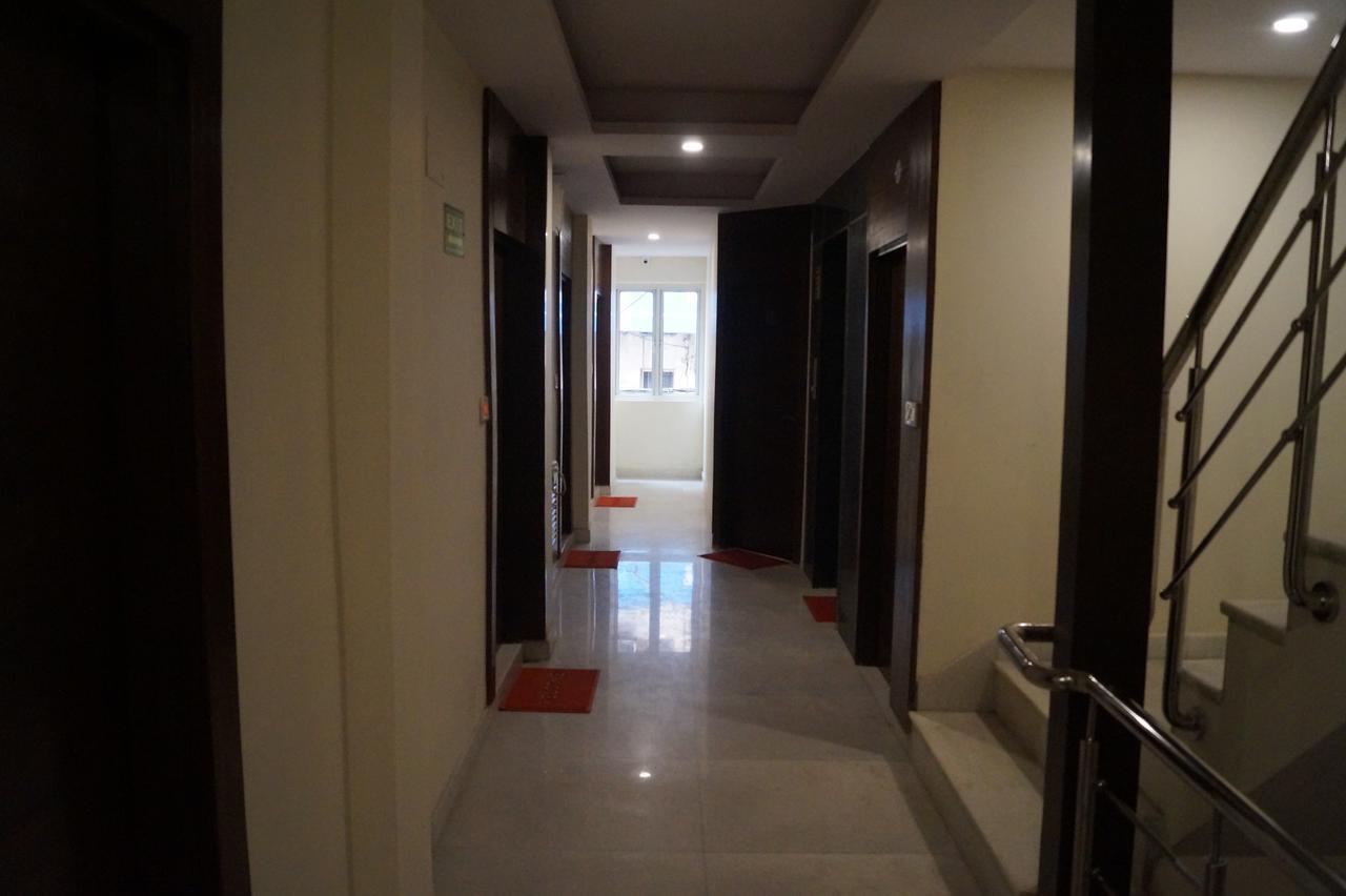 Optimum Oxford International Hotel New Delhi Exterior photo