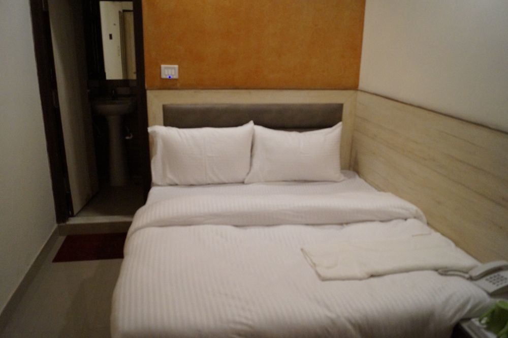 Optimum Oxford International Hotel New Delhi Exterior photo